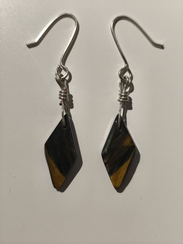 Kolczyki z Tygrysie Oko oplecione posrebrzanym drutem