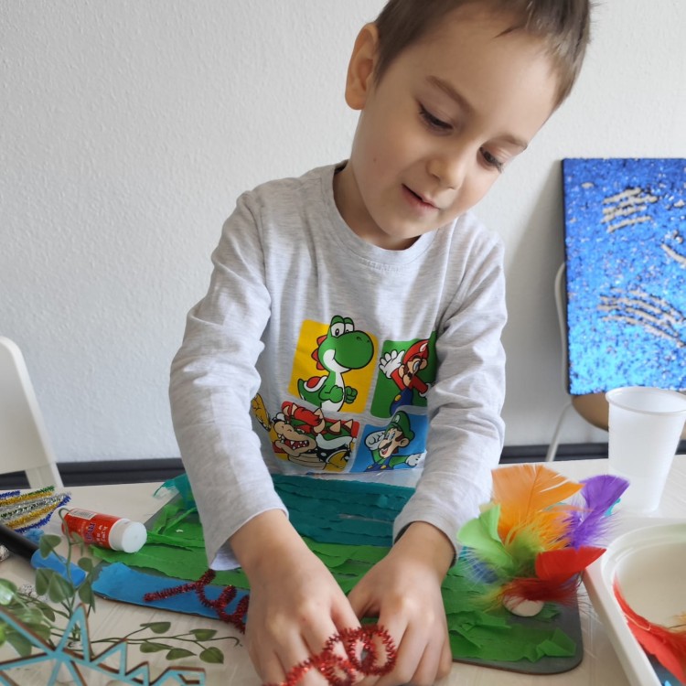 Urodzinki kreatywne dla dzieci - każde dziecko wykonuje własne arcydzieło