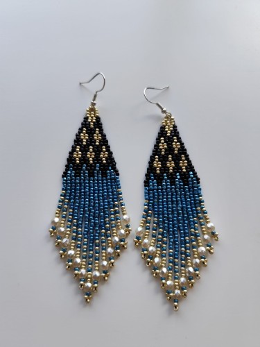 Kolczyki z koralików Toho w kolorach czerni, złota i głębokiego błękitu