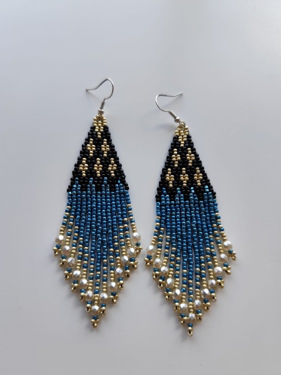 Kolczyki z koralików Toho w kolorach czerni, złota i głębokiego błękitu
