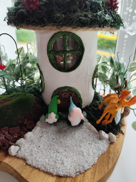 Leśny domek - zbliżenie na front