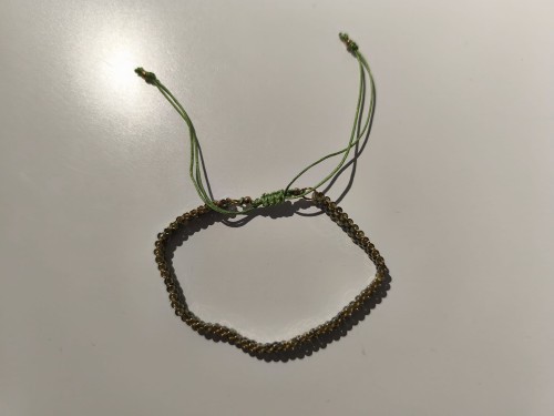 Bransoletka z oliwkowych i złotych koralików TOHO - widok od góry